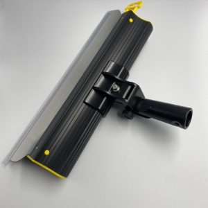CO.ME locking adaptor for CO.ME Skim-Pro Spatulas. Can be used with extension pole. (Skim-Pro Spatulas sold separately)